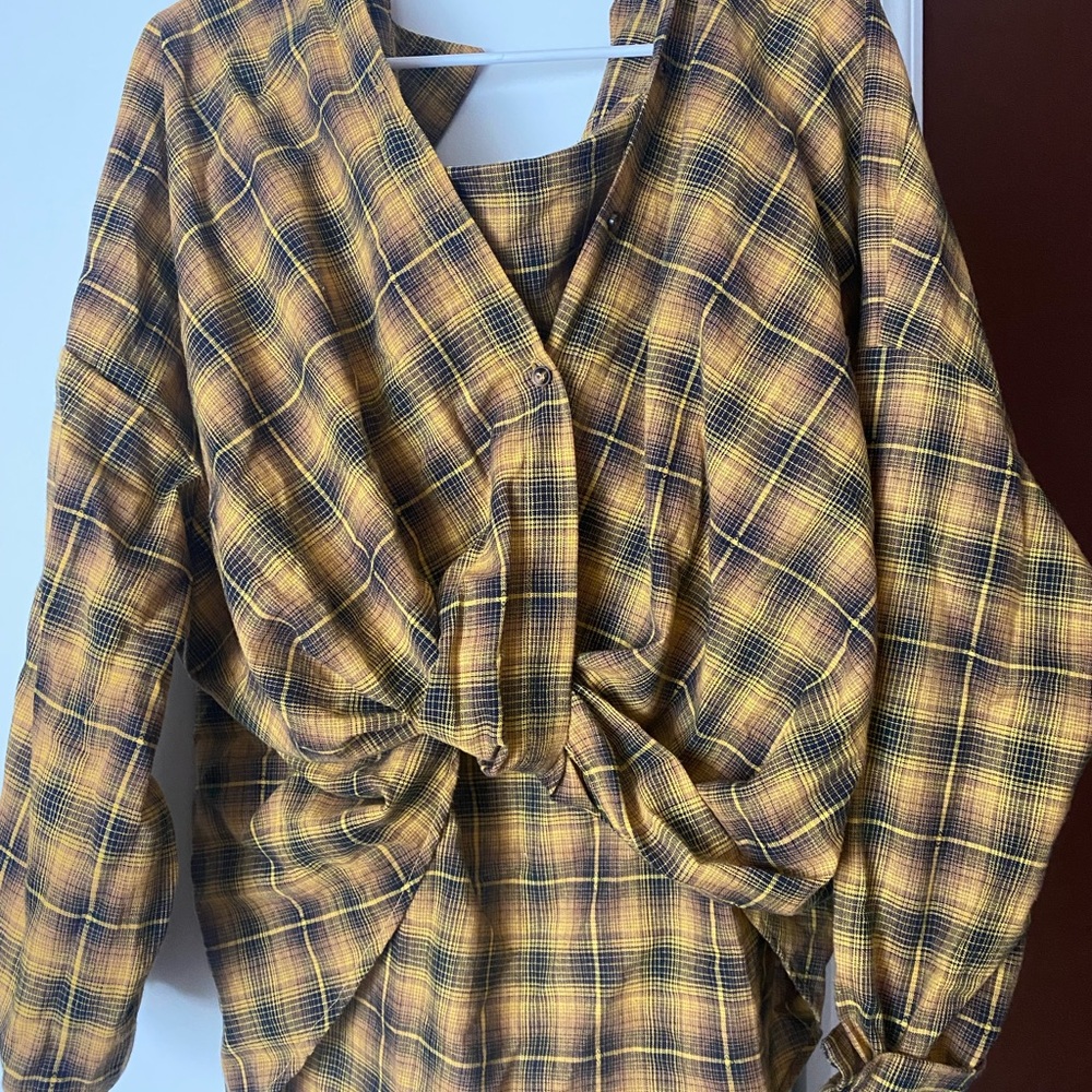 Cropped Yellow Plaid tied Shirt